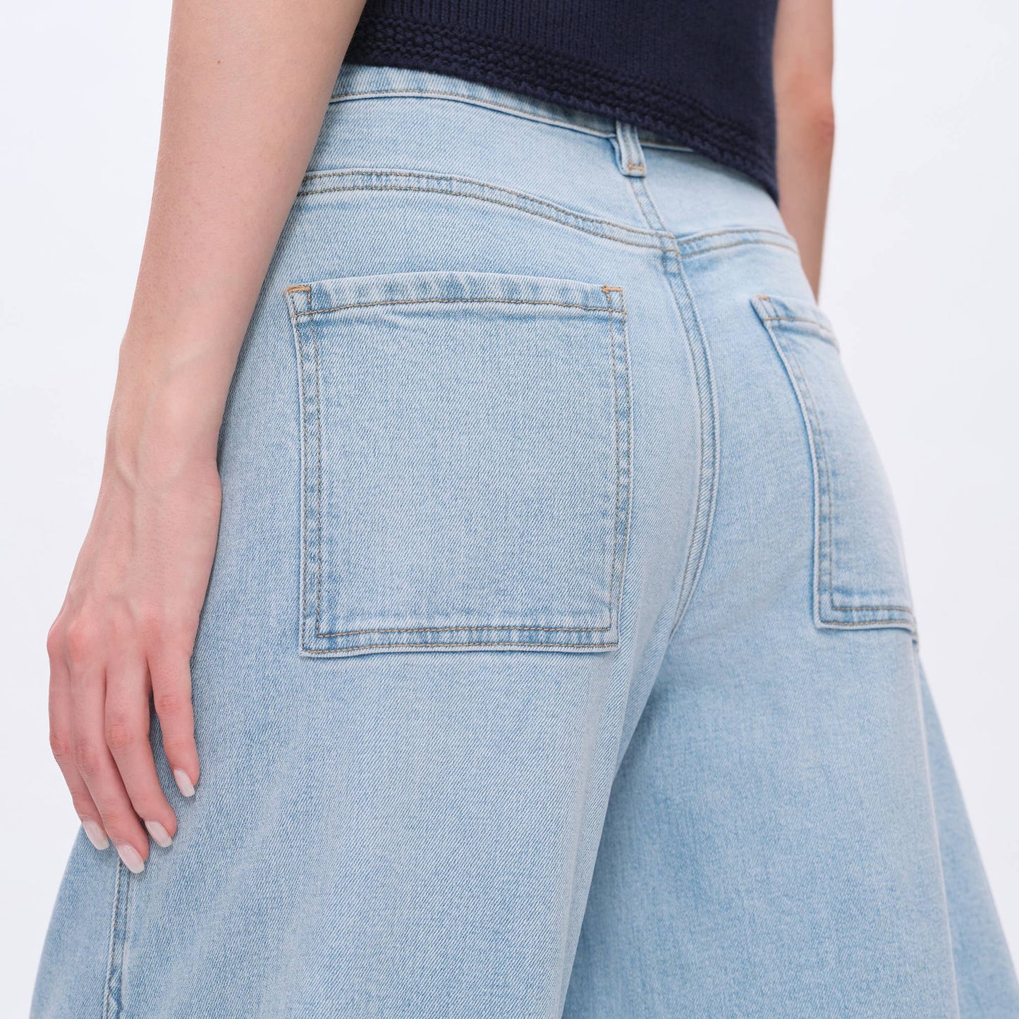 MID RISE TAILORED BARREL JEANS WITH FINISHED HEM