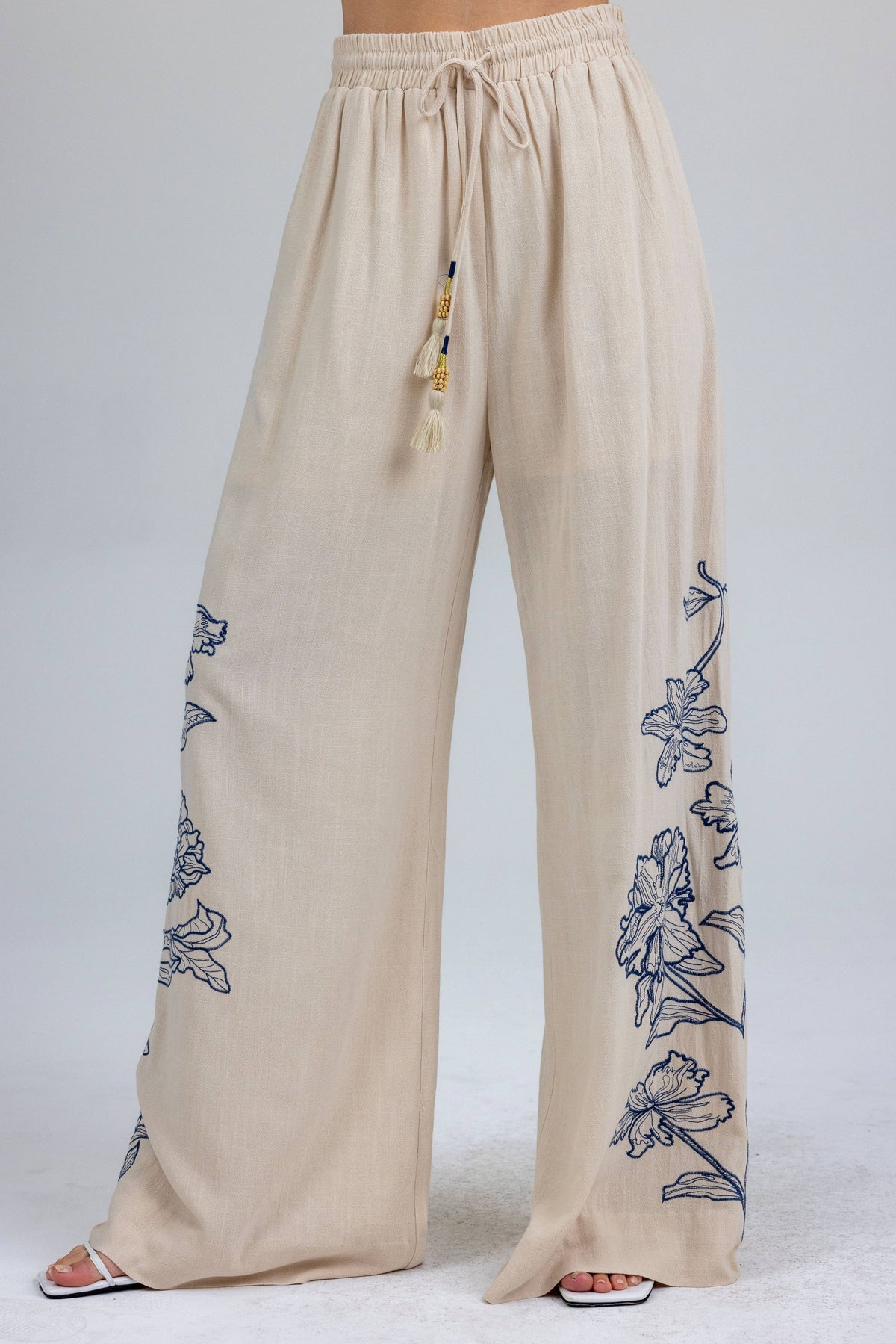FLORAL EMBROIDERY PANT