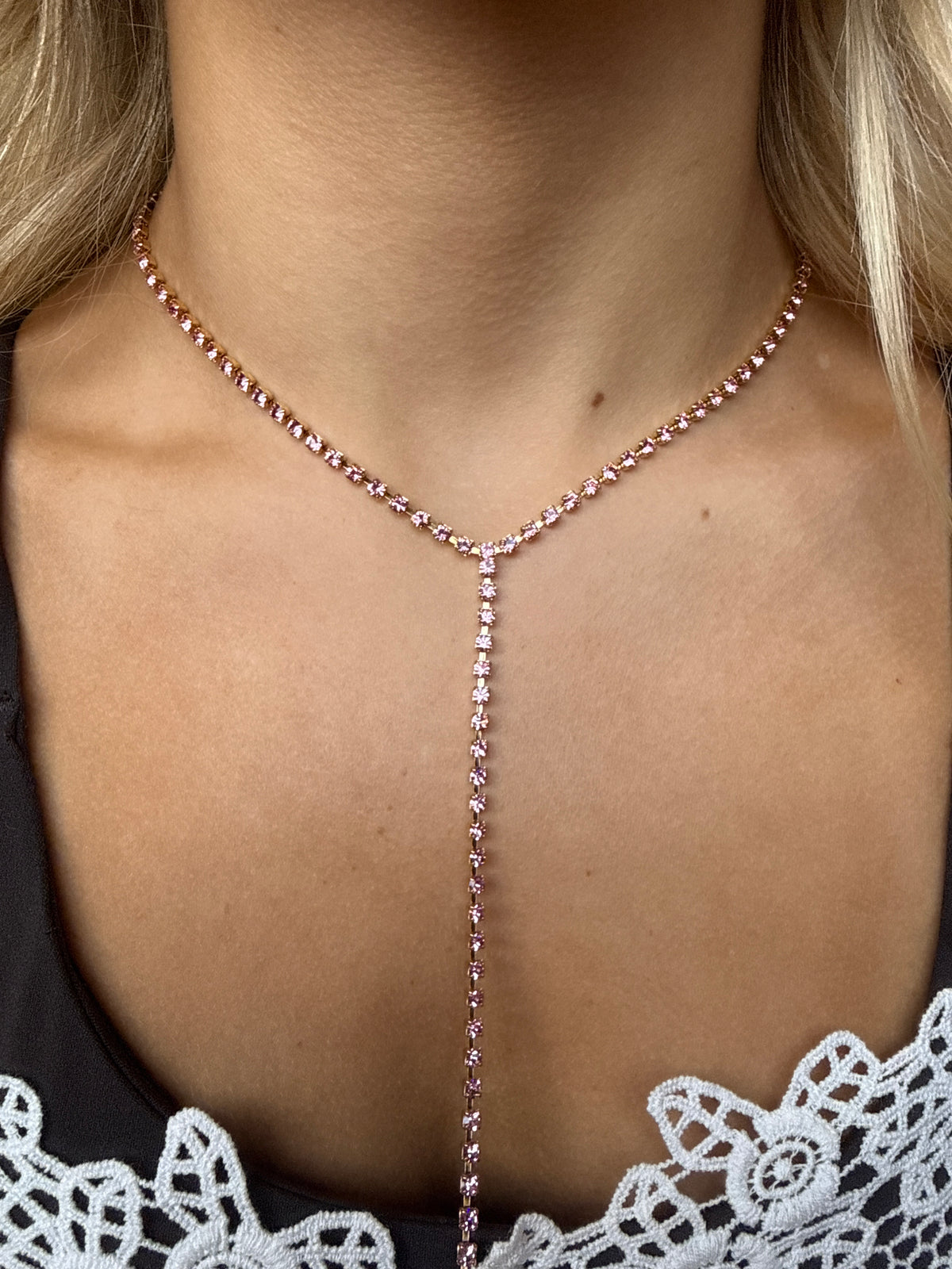KASSANDRA NECKLACE IN PINK