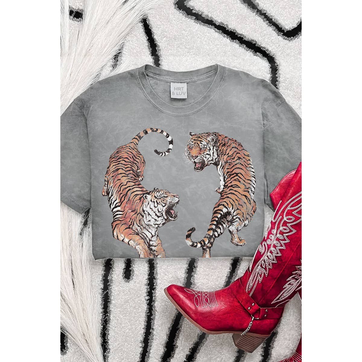 TIGERS PRINT MINERAL GRAPHIC TEE