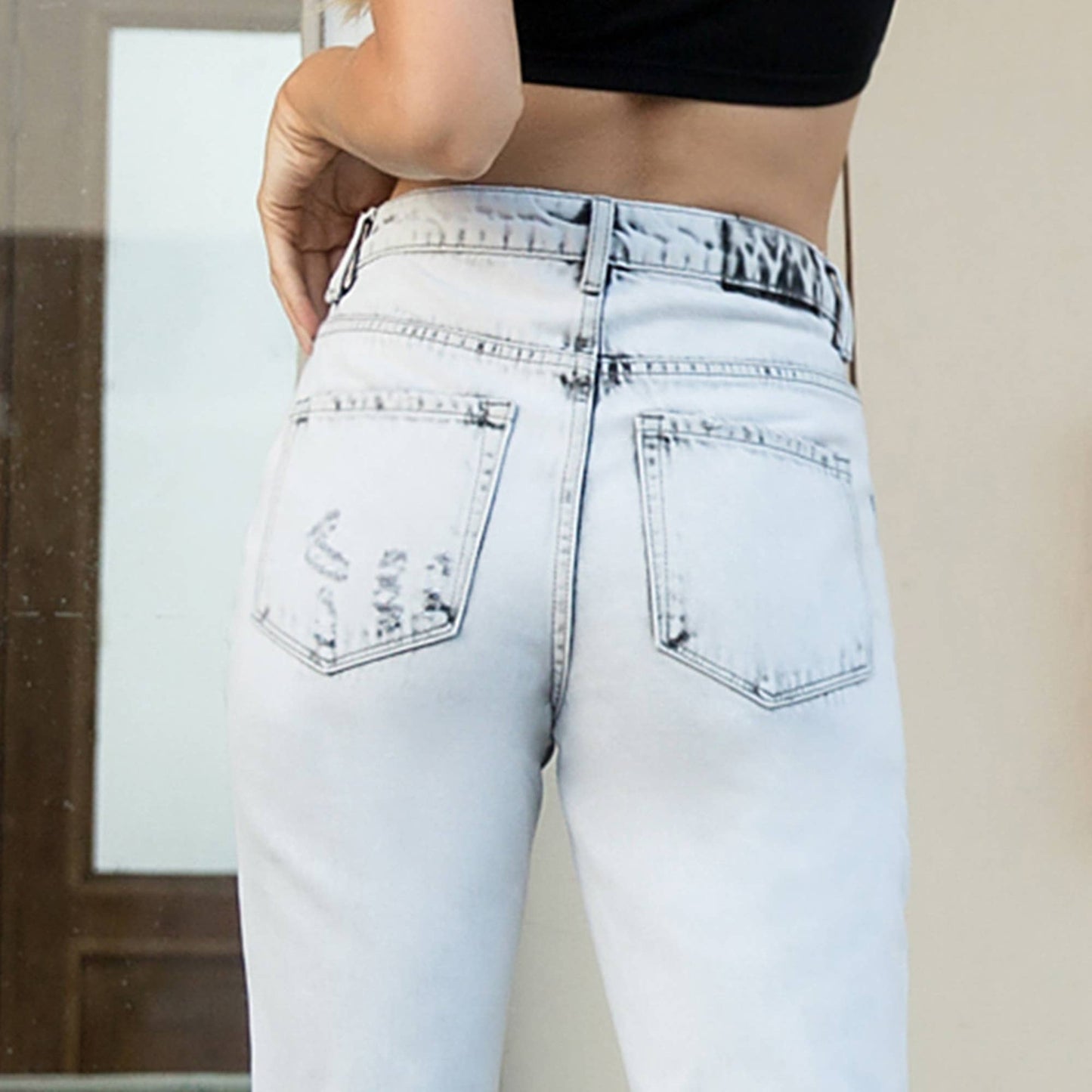 HIGH RISE CROP STRAIGHT JEANS WITH FRAYED HEM