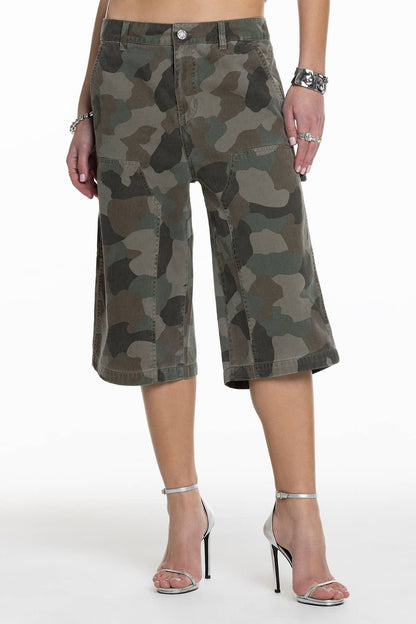 HIGH RISE BAGGY WIDE BERMUDA DENIM SHORT