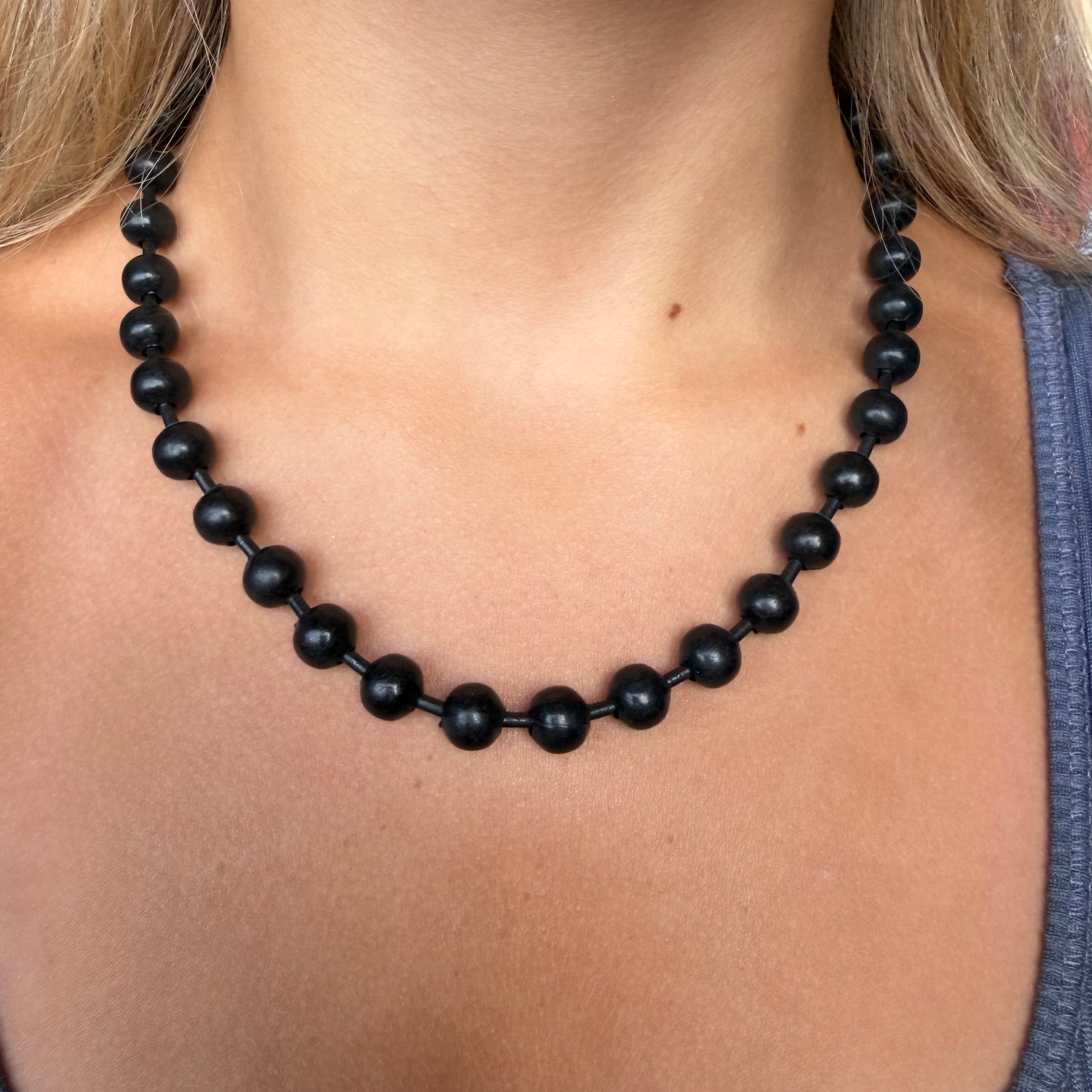 RADMILLA SHORT NECKLACE SMUTT
