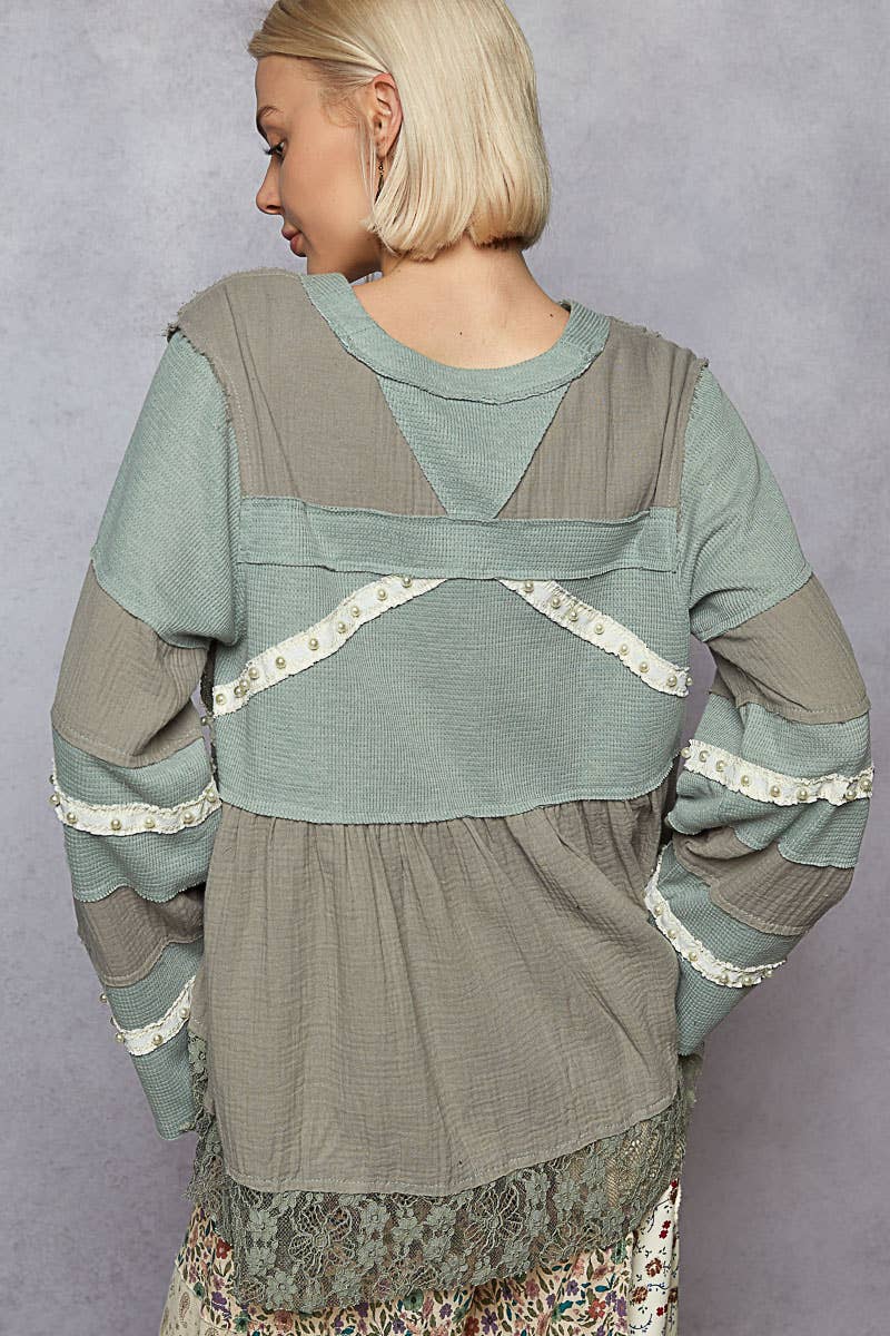 V-neck double gauze lace detail A-line woven top