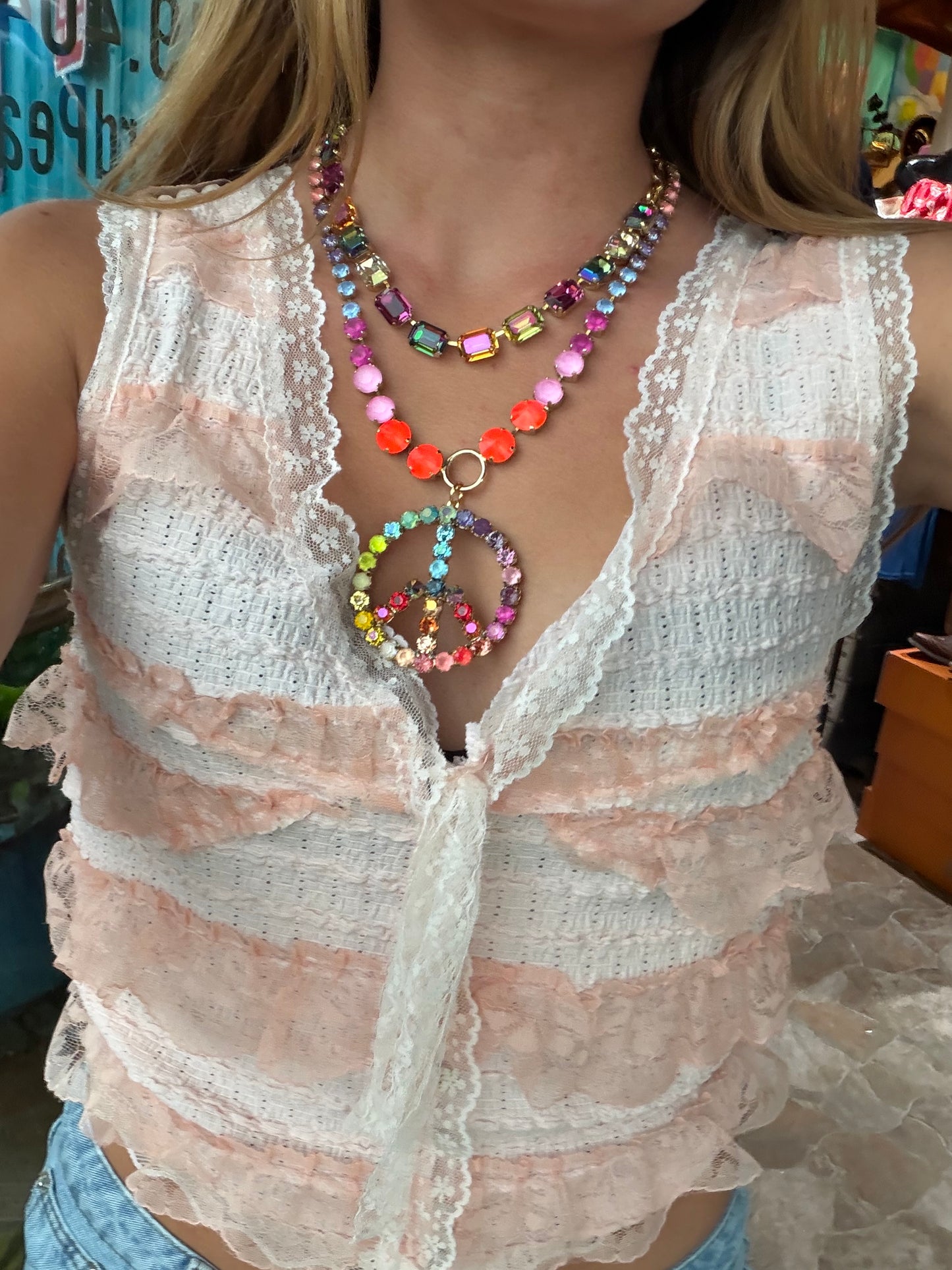 PEACE POP NECKLACE CANDY CRUSH