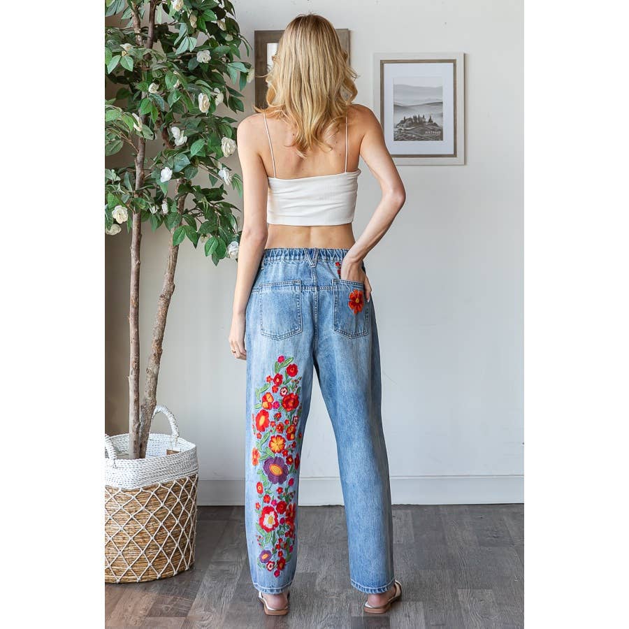 WASHED FLOWER EMBROIDERY DENIM JEANS