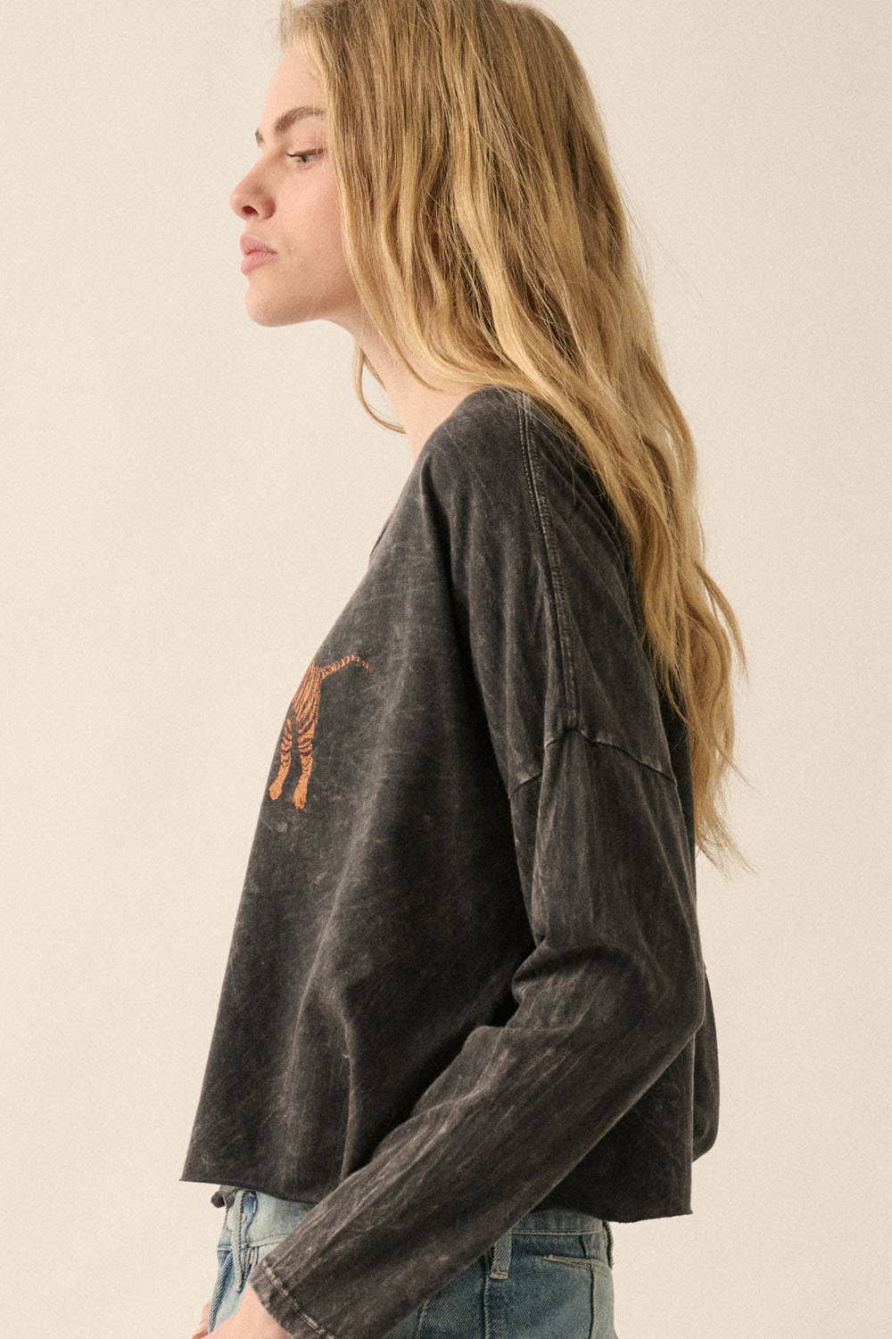 Trio Tigers Vintage-Wash Cropped Graphic Tee