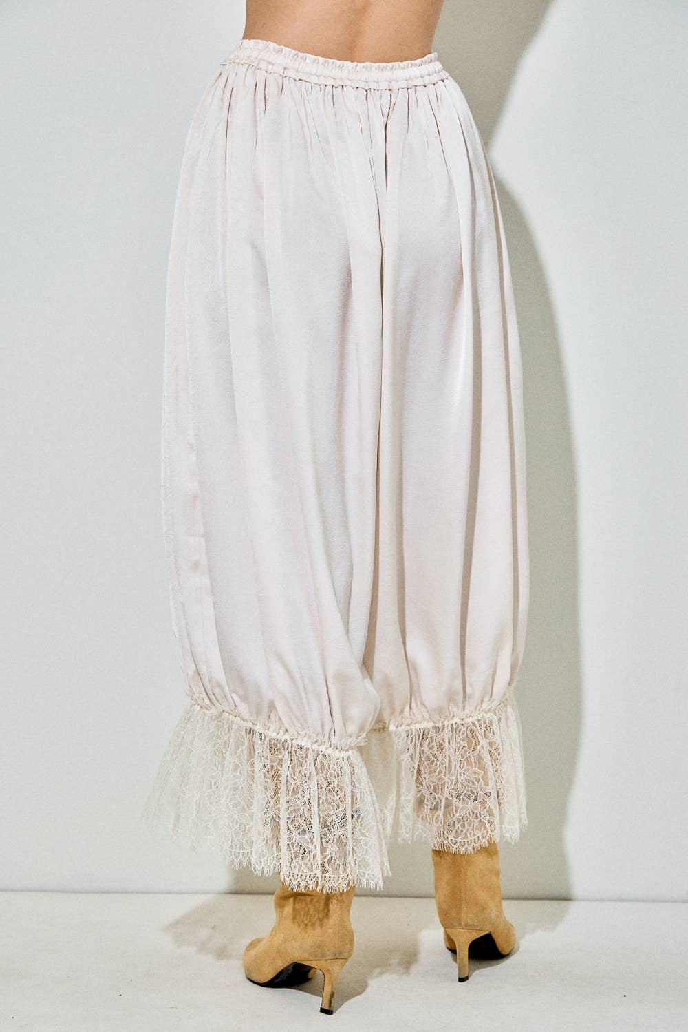 CRINKLED SATIN CAPRI LACE TRIM BLOOMERS