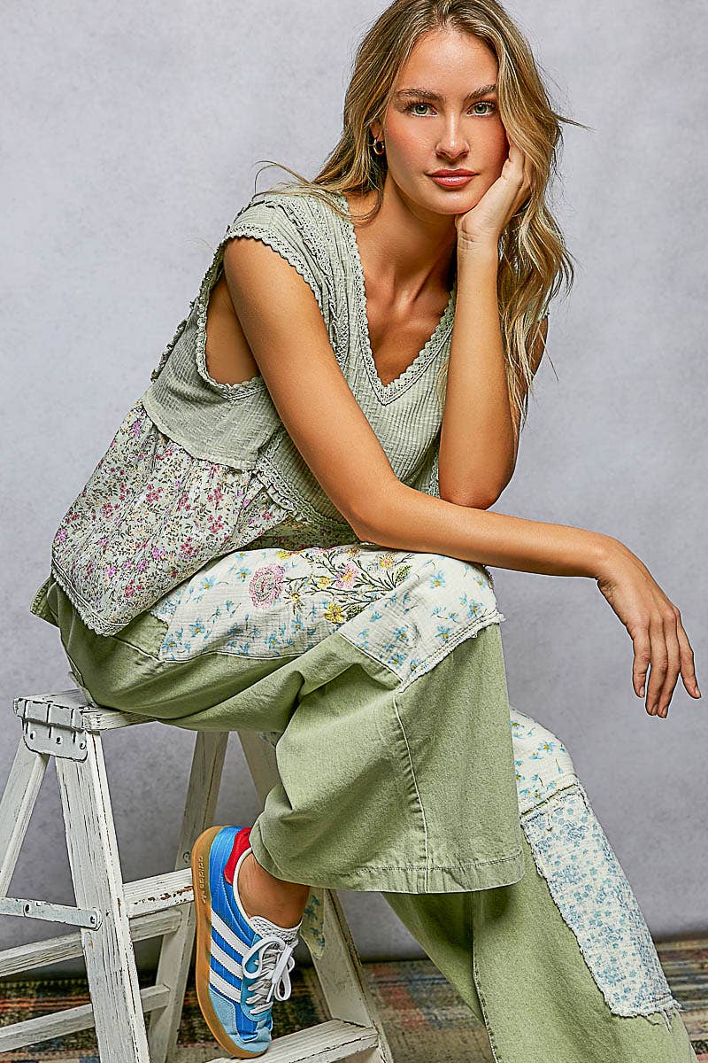 V-neck Floral Ruffle Sleeveless Top