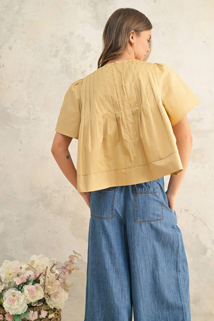 PLEATED DETAIL SHORT SLEEVE BLOUSE
