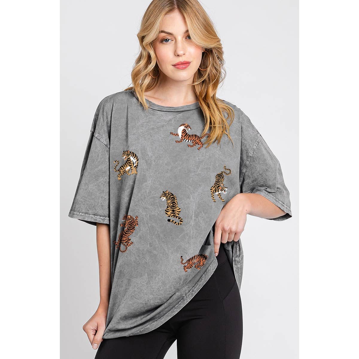 TIGER ALLOVER OVERSIZED GRAPHIC TEE