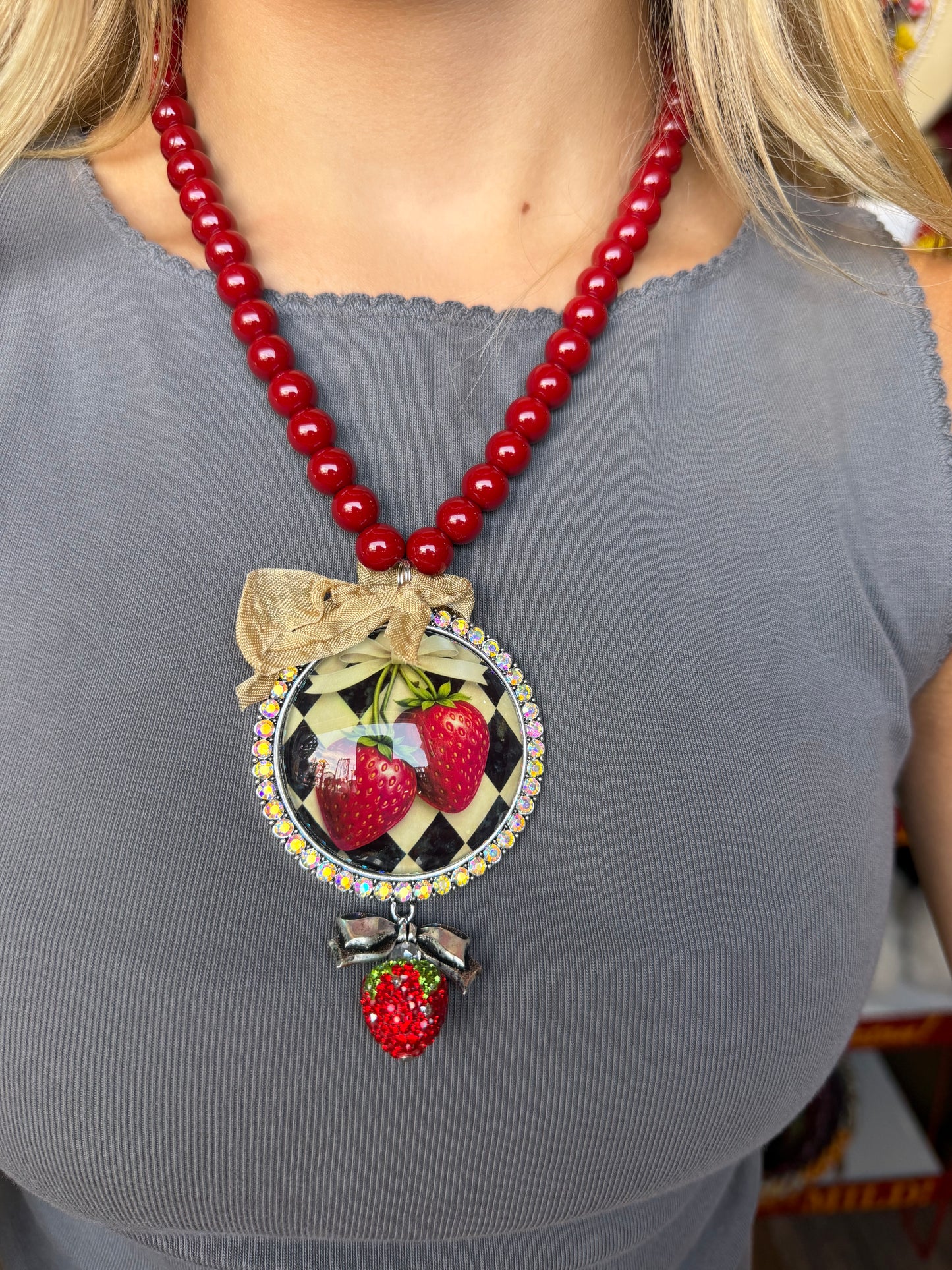 STRAWBERRY PIE NECKLACE