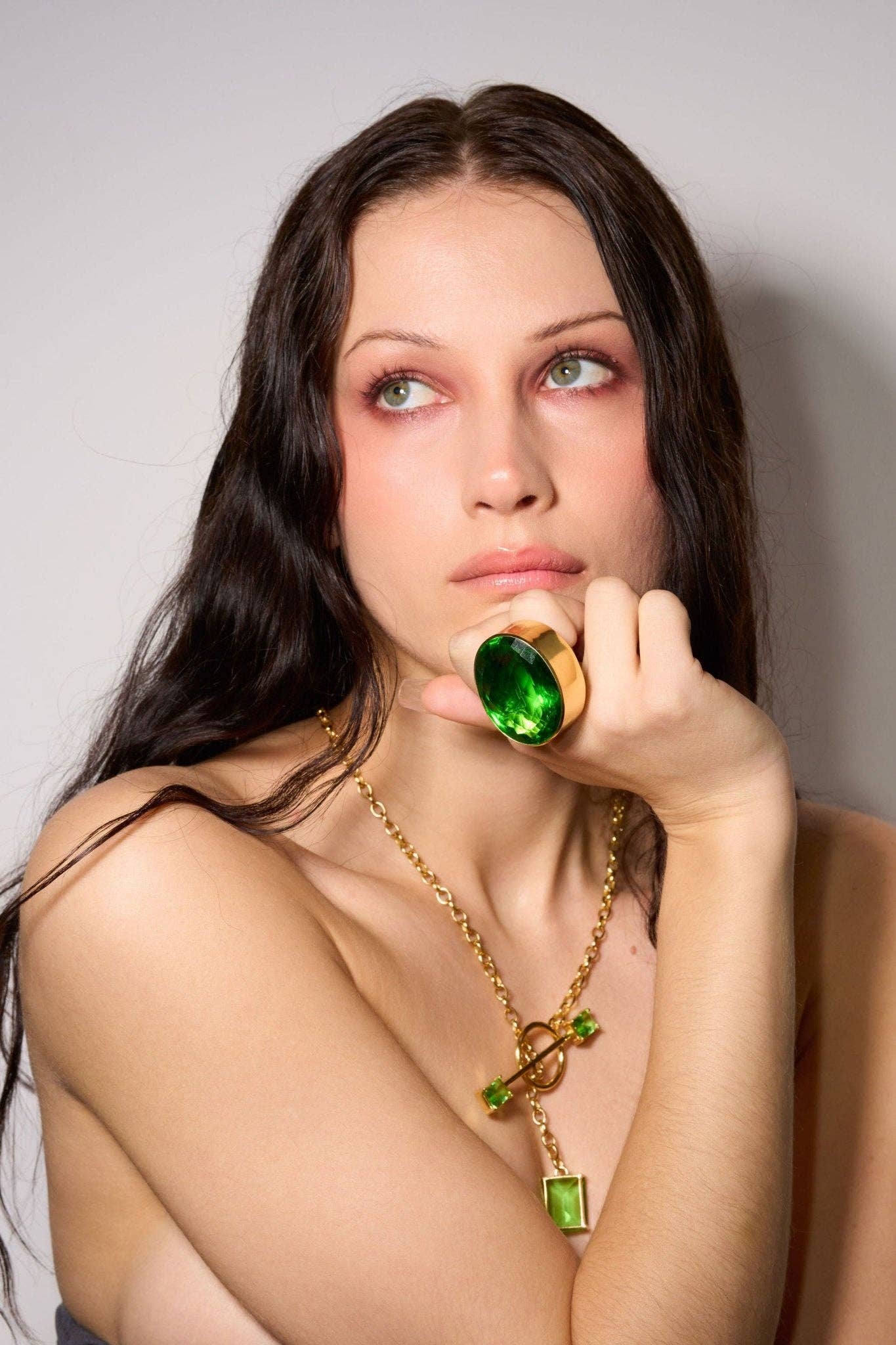 Oval Colossus Ring in Green Envy (Gold)