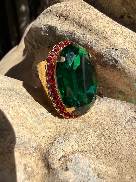 WETSTONE: Emerald w Red Trim on Gold Liz Taylor Ring