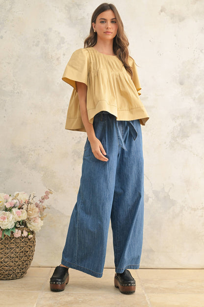 PLEATED DETAIL SHORT SLEEVE BLOUSE