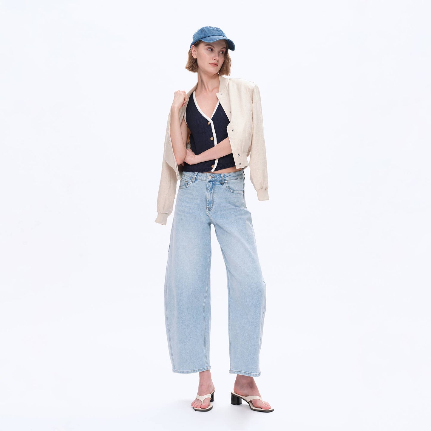 MID RISE TAILORED BARREL JEANS WITH FINISHED HEM