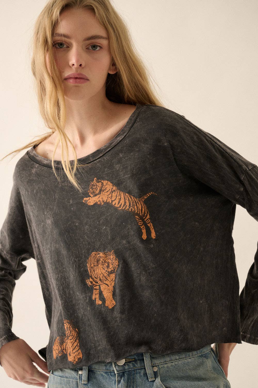 Trio Tigers Vintage-Wash Cropped Graphic Tee