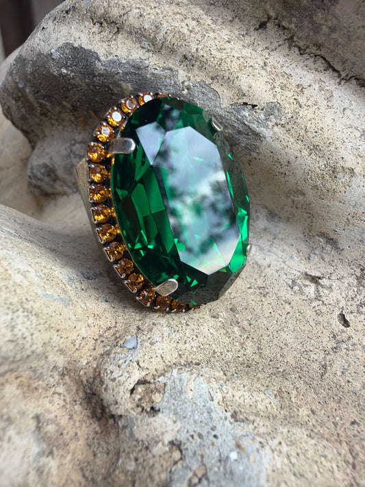 WETSTONE: Emerald w Mango Trim on Silver Liz Taylor Ring