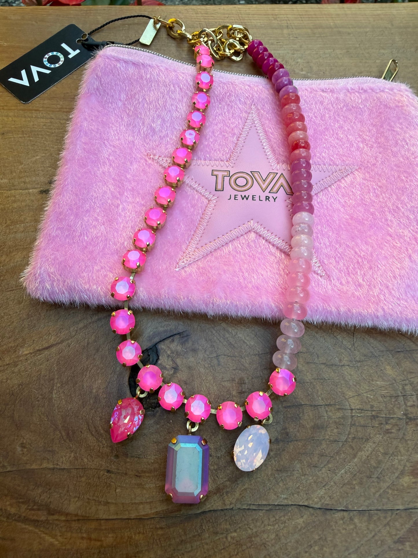GLITTERBELLE ELECTRIC PINK FROST NECKLACE