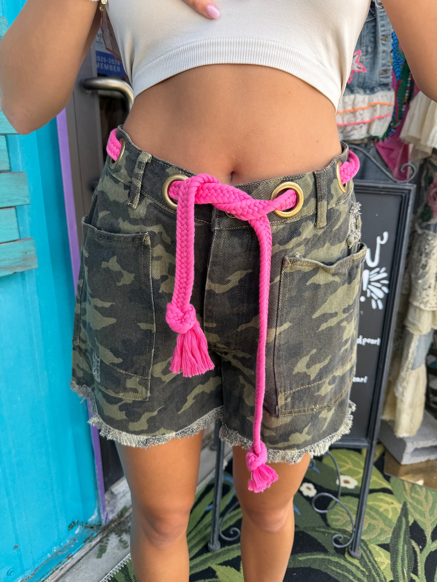 BRAIDED WAIST BELT POCKETS CAMOUFLAGE PRINT SHORTS