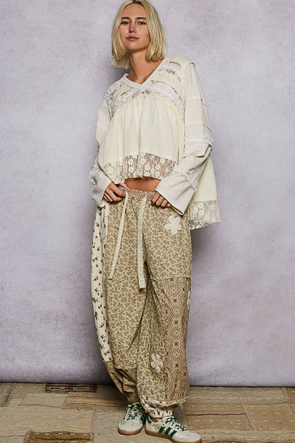 V-neck double gauze lace detail A-line woven top