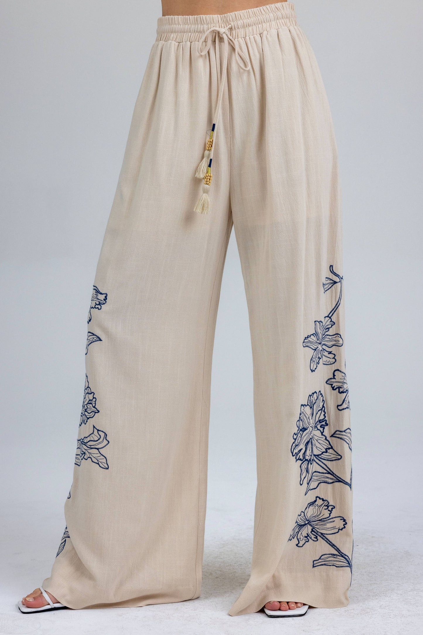 FLORAL EMBROIDERY PANT