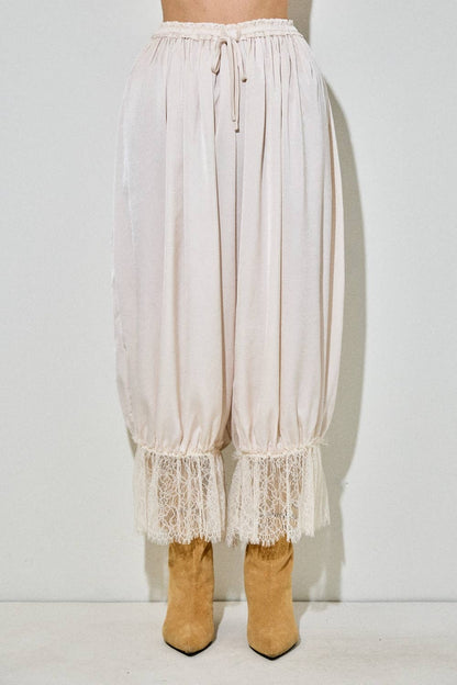 CRINKLED SATIN CAPRI LACE TRIM BLOOMERS