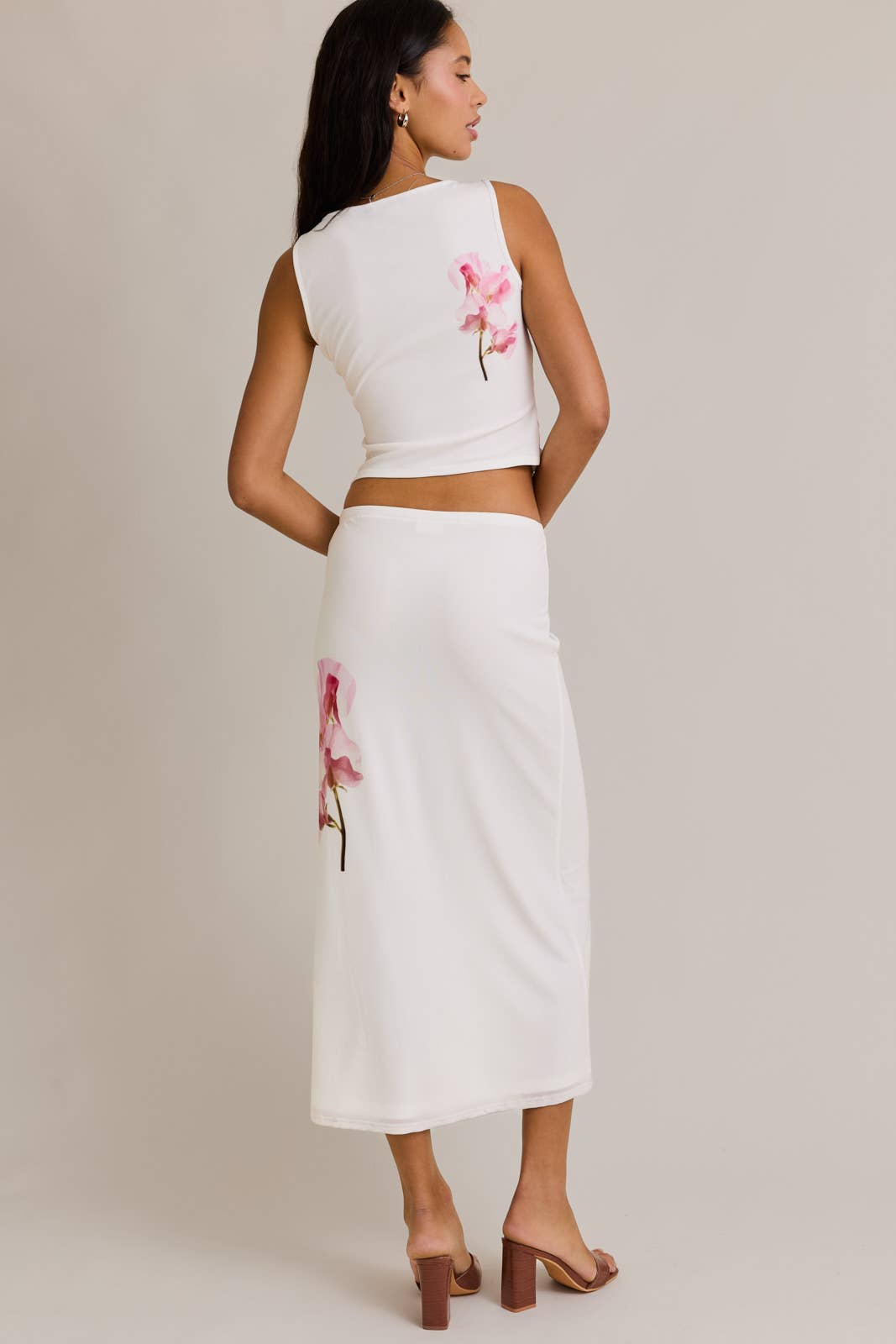 SLEEVELESS BOAT NECK FLOWERS PRINTED MESH TOP