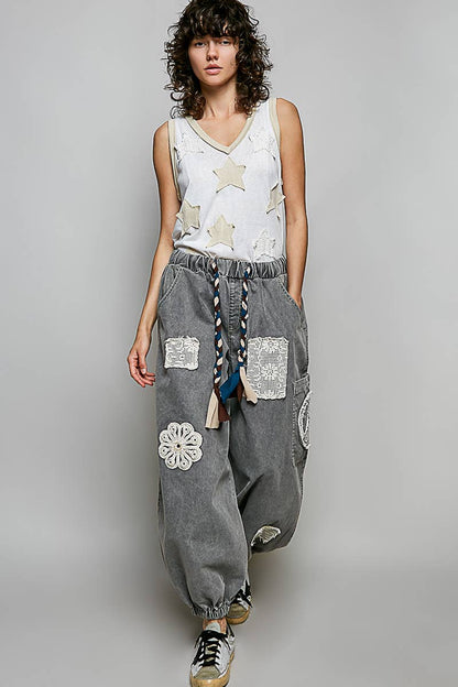 V-neck Sleeveless Front Star Patches Solid Basic Top