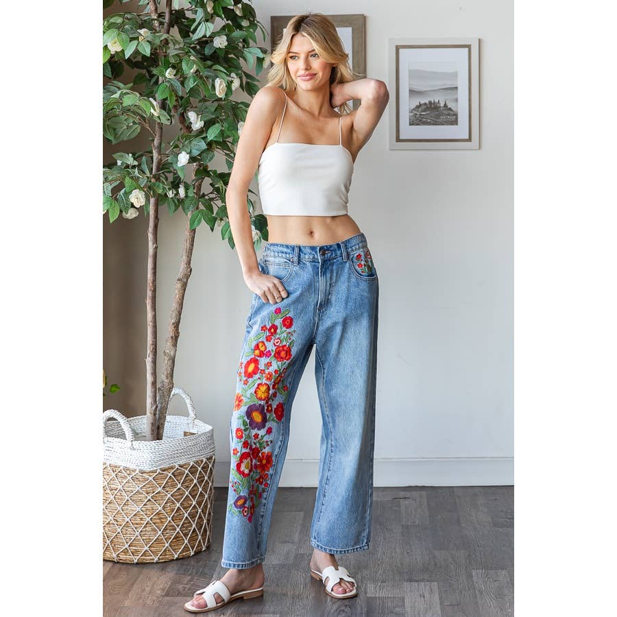 WASHED FLOWER EMBROIDERY DENIM JEANS