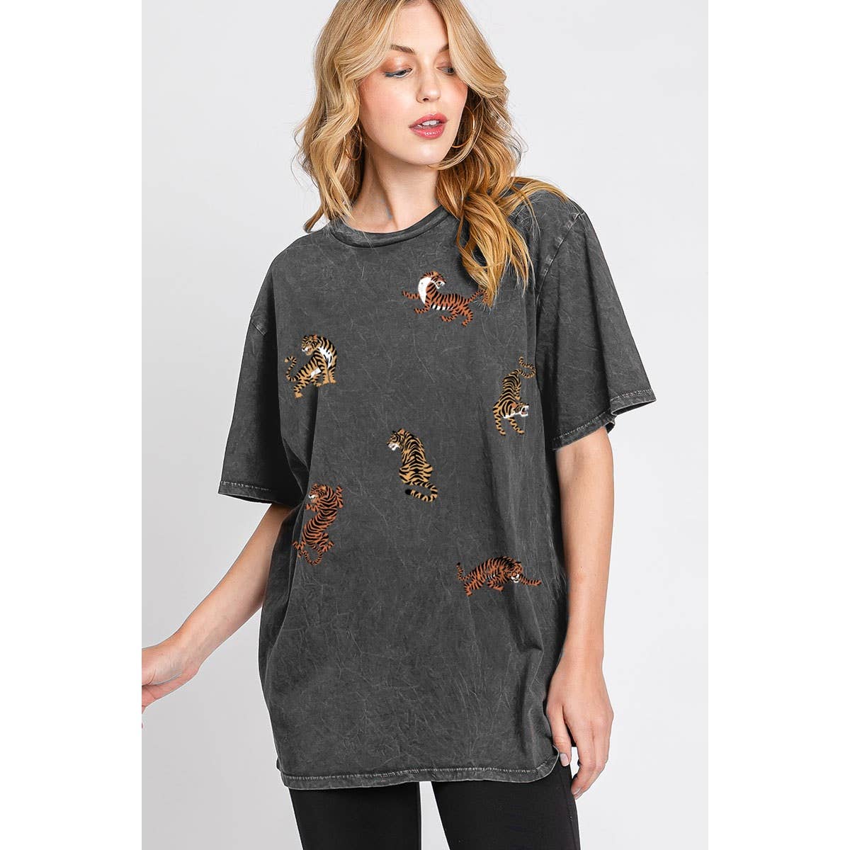 TIGER ALLOVER OVERSIZED GRAPHIC TEE