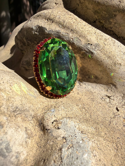 WETSTONE: Peridot w Red Trim on Gold Liz Taylor Ring
