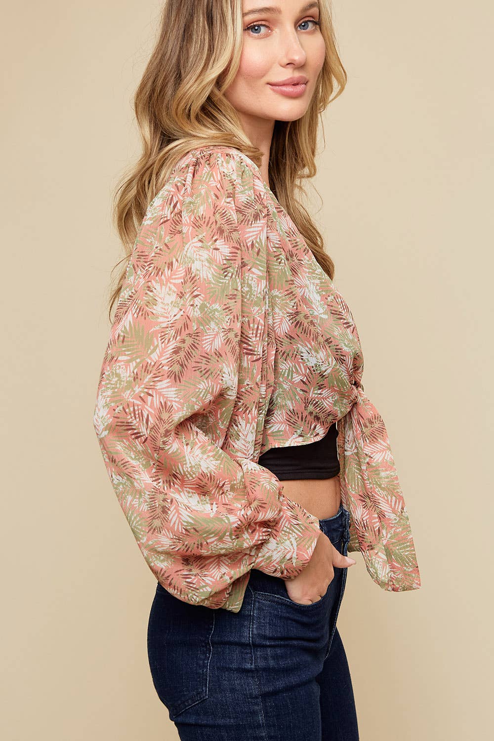BLUSH LEAF PRINT FRT TIE KIMONO W/ BALLOON SLEEVES