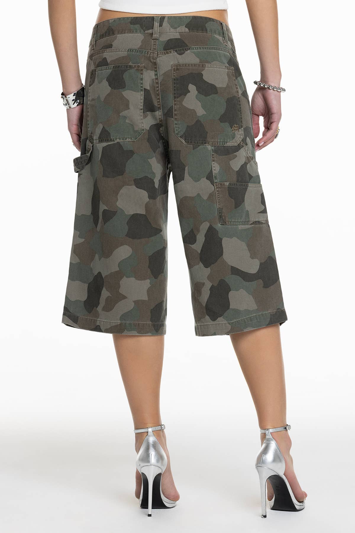 HIGH RISE BAGGY WIDE BERMUDA DENIM SHORT