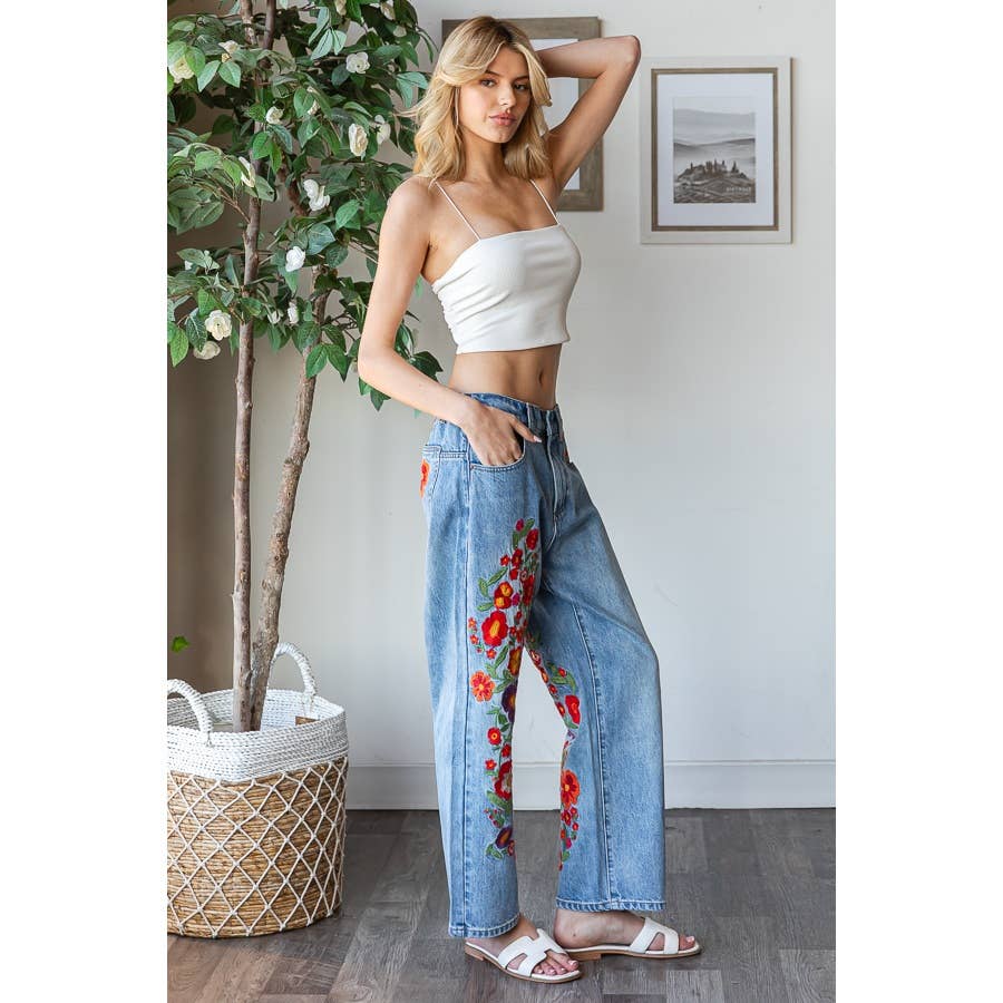 WASHED FLOWER EMBROIDERY DENIM JEANS