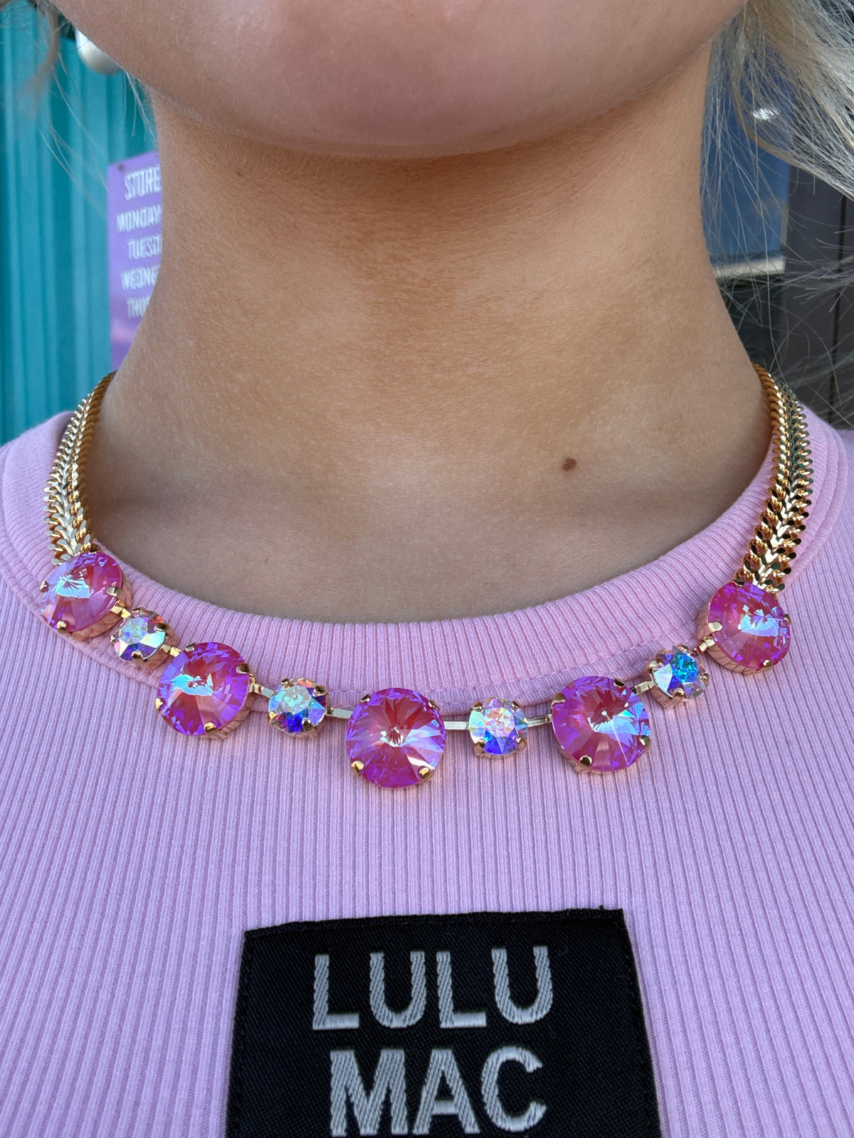 Wet Stone: Serpentine Bubblegum Shimmer in Gold