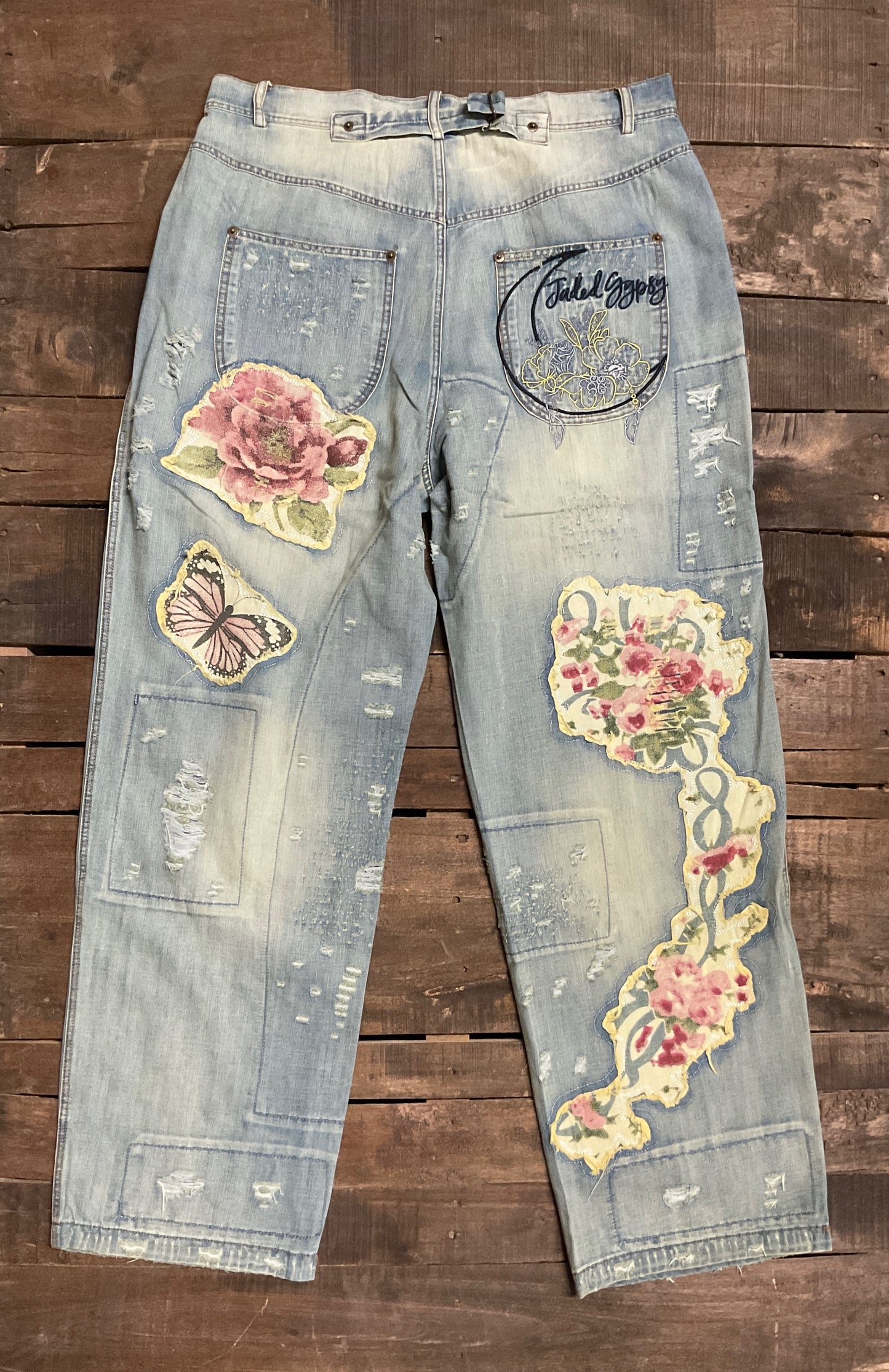 JADED GYPSY FLORAL APPLIQUE JEANS