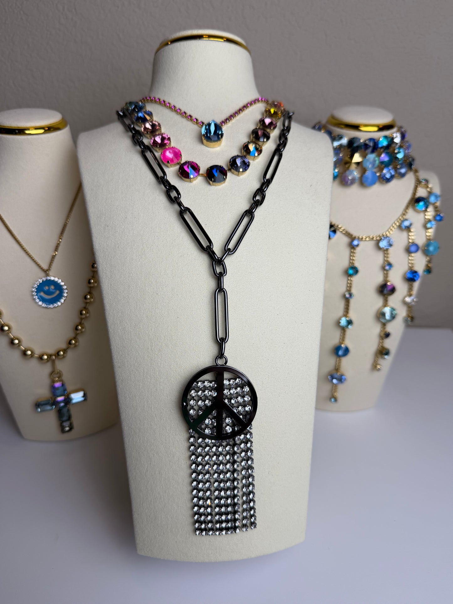 PEACEFUL NECKLACE