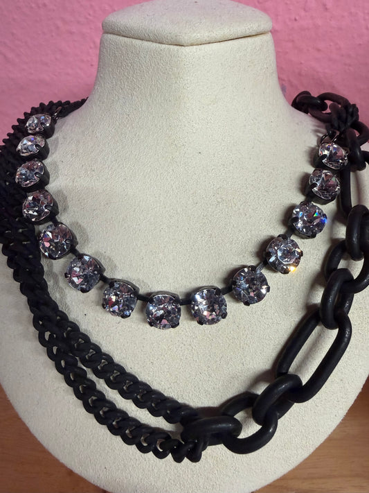 Cricket Necklace in Smutt