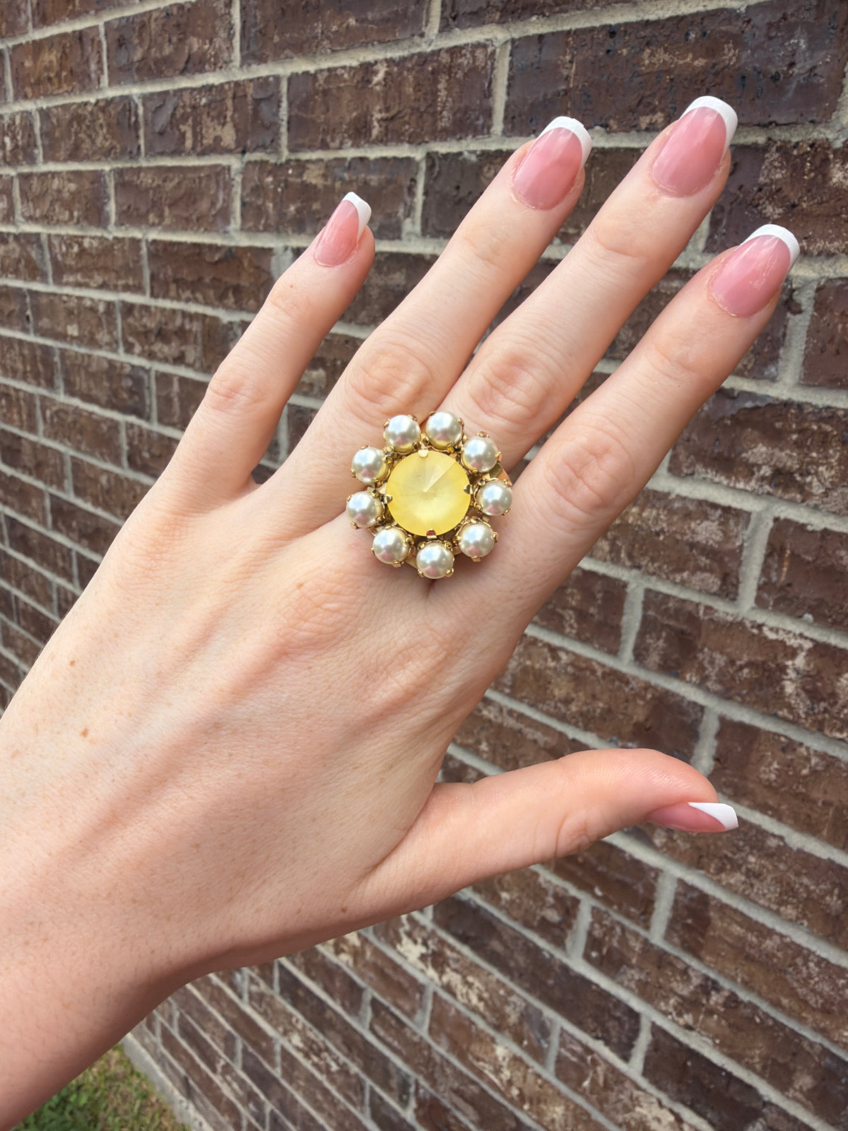 TWIGGY RING ULTRA CANARY W PEARLS