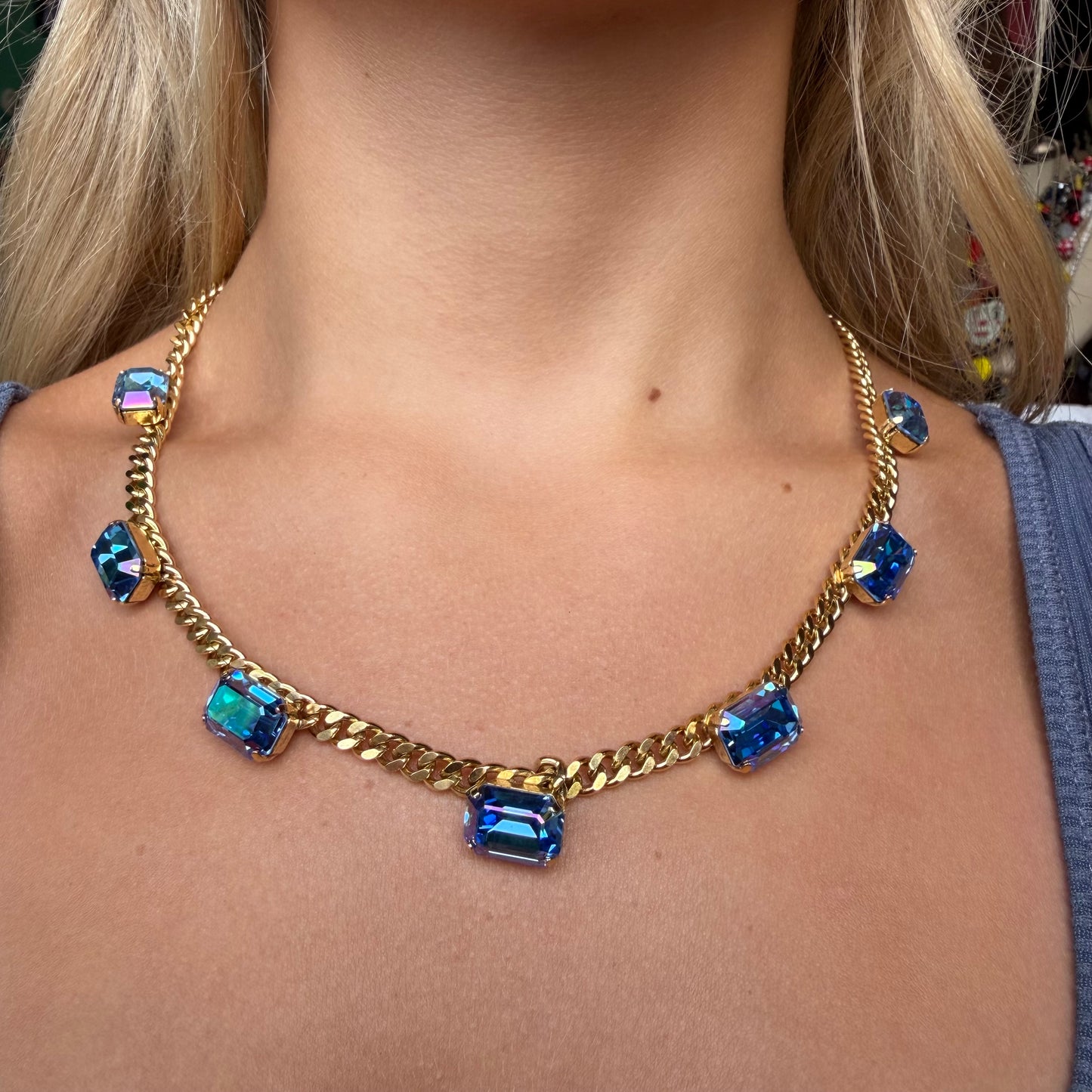 ALICE NECKLACE IN ICE BLUE GLIMMER