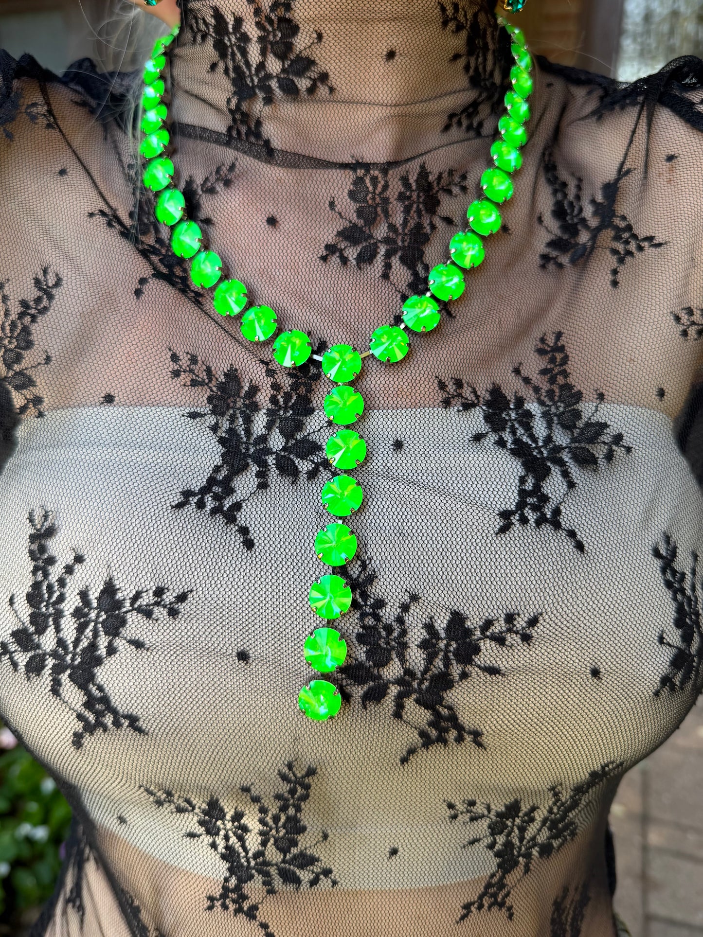 Wet Stone: Electric Green Mini lariat