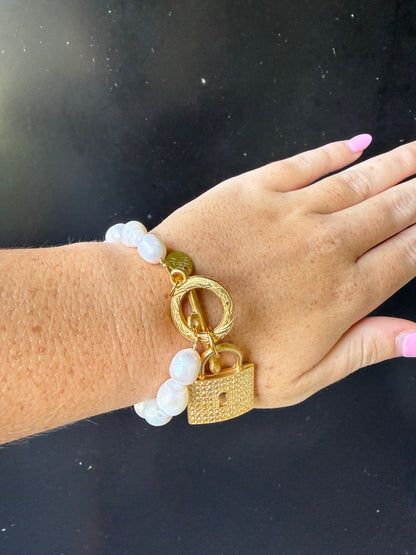 Freshwater Pearl & Gold Lock Bracelet