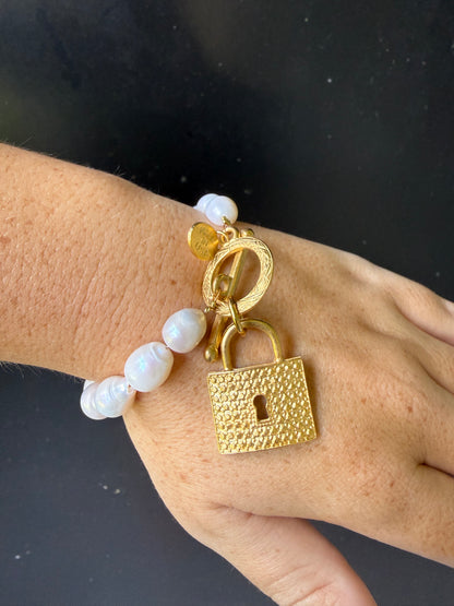 Freshwater Pearl & Gold Lock Bracelet