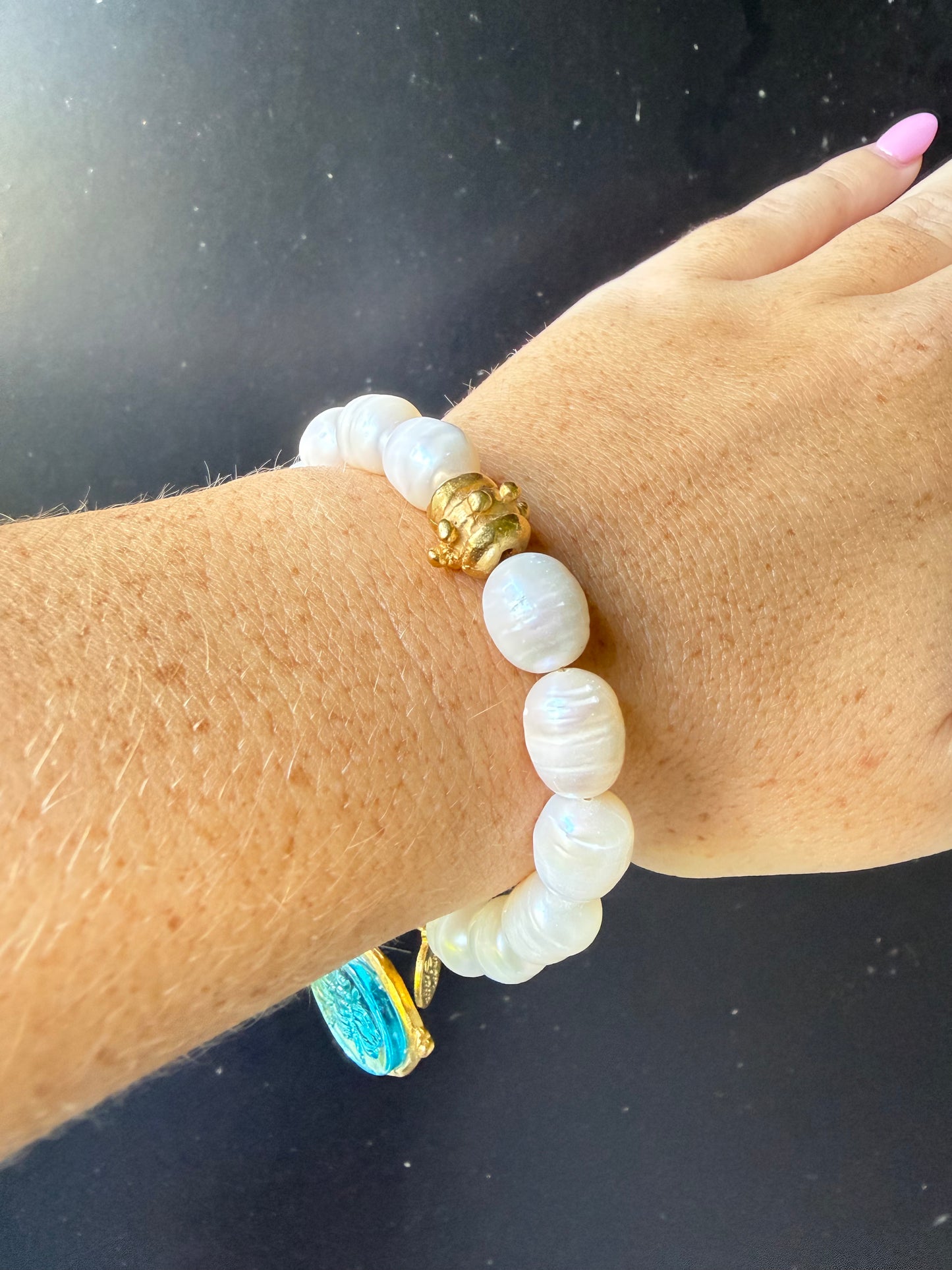 Aqua Venetian Glass Bee Intaglio on Genuine Freshwater Pearl Bracelet