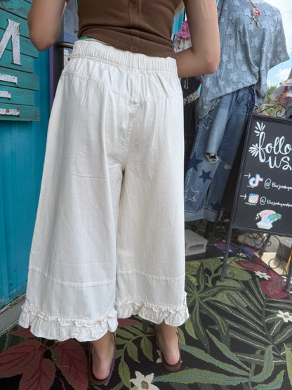MID RISE RUFFLED HEM BLOOMER JEANS