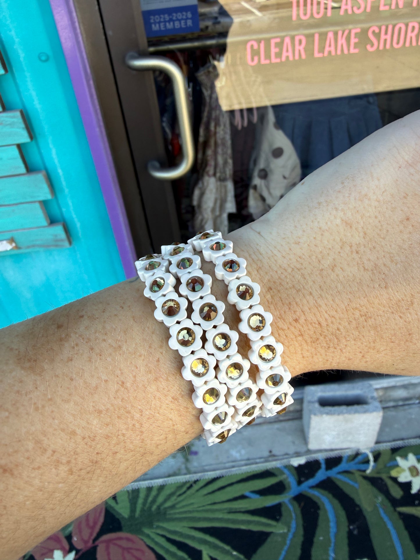 Ivory Flower Stretch Bracelet