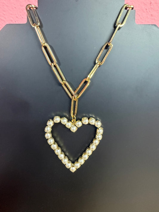 Heart Necklace in Pearls