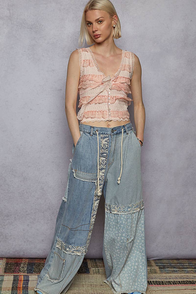 V-neck Sleeveless Cropped Lace Tank Top
