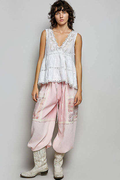 Sleeveless Deep V-neck Lace Trim Knit Top